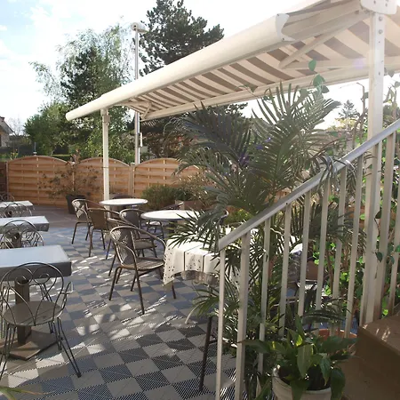 The Originals Access, Hotel 2*